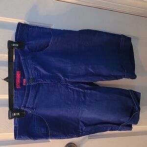 Pure Energy Blue Cuffed Stretch Shorts 18
